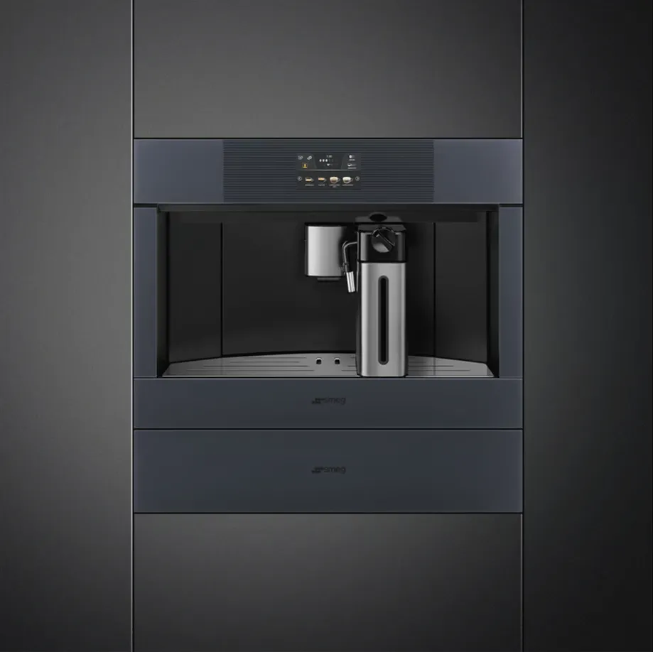 SMEG מכונת קפה אינטגרלית 45 ס"מ אוטומטית טוחנת פולים צג TFT גימור אפור מוברש Neptune Grey סדרת LINEA תוצרת SMEG דגם CMS4104G — תמונה 6