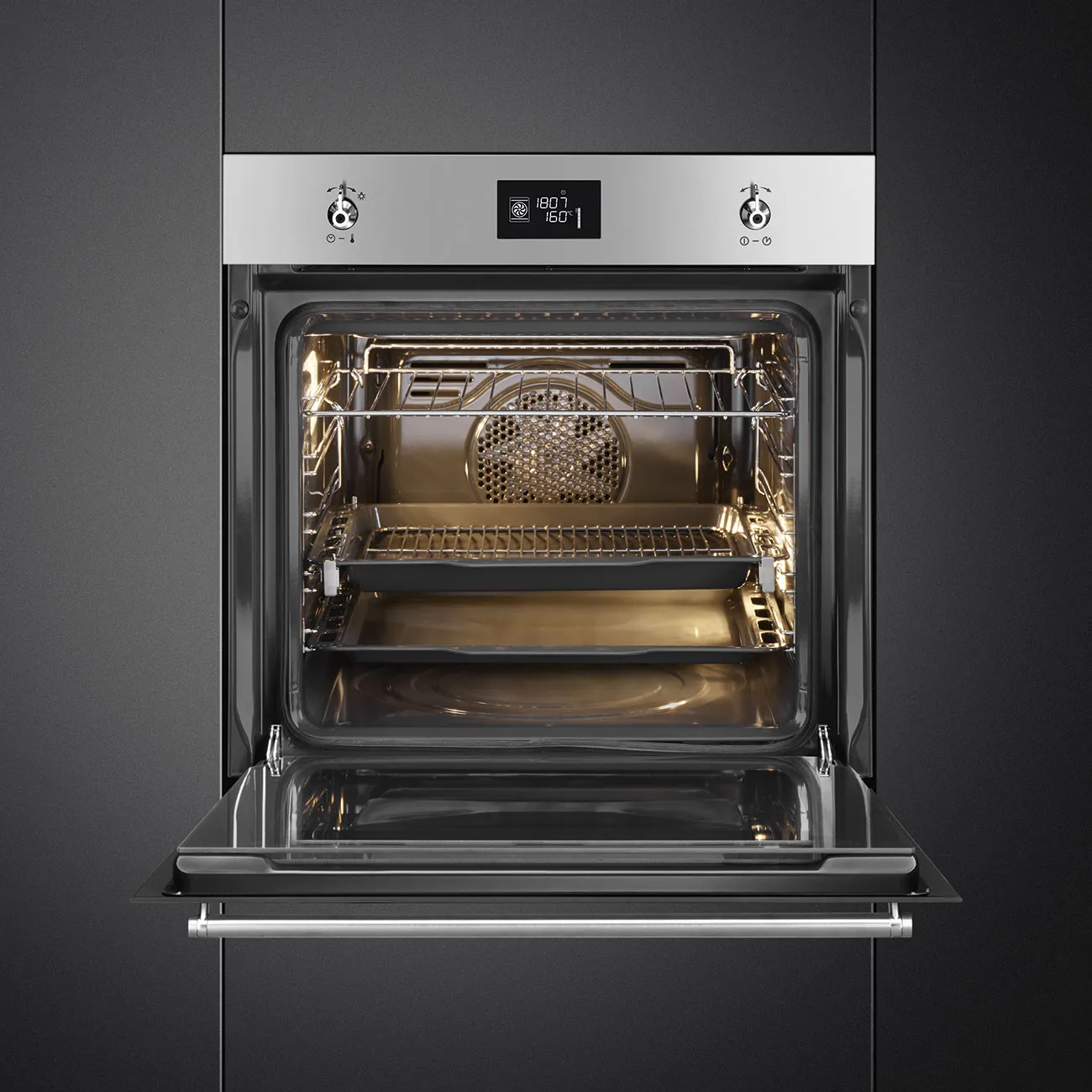 SMEG תנור 60 ס"מ ניקוי פרוליטי נירוסטה מוברשת וזכוכית 70 ליטר סדרת ה - Classic תוצרת SMEG דגם SFP6301TVX — תמונה 2