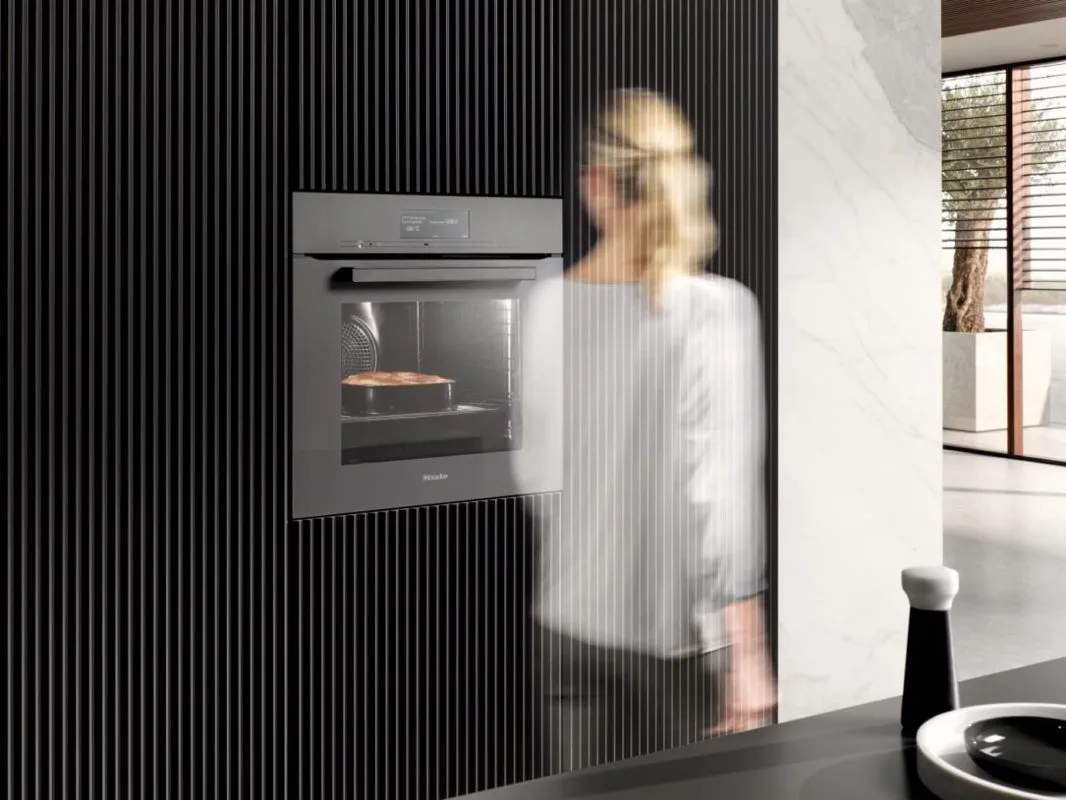 תנור אידוי קומבי סטימר משולב אפייה 60 ס"מ Sous-vide DualSteam תוצרת Miele דגם DGC 7860 Graphite Grey