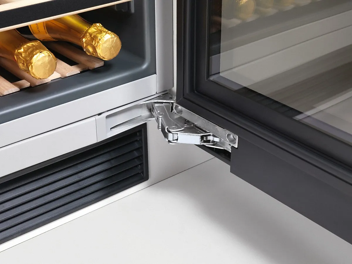 Miele מקרר יין ‏34 בקבוקים 2 אזורי קירור דלת Push2open תוצרת Miele דגם KWT 6322 UG — תמונה 10