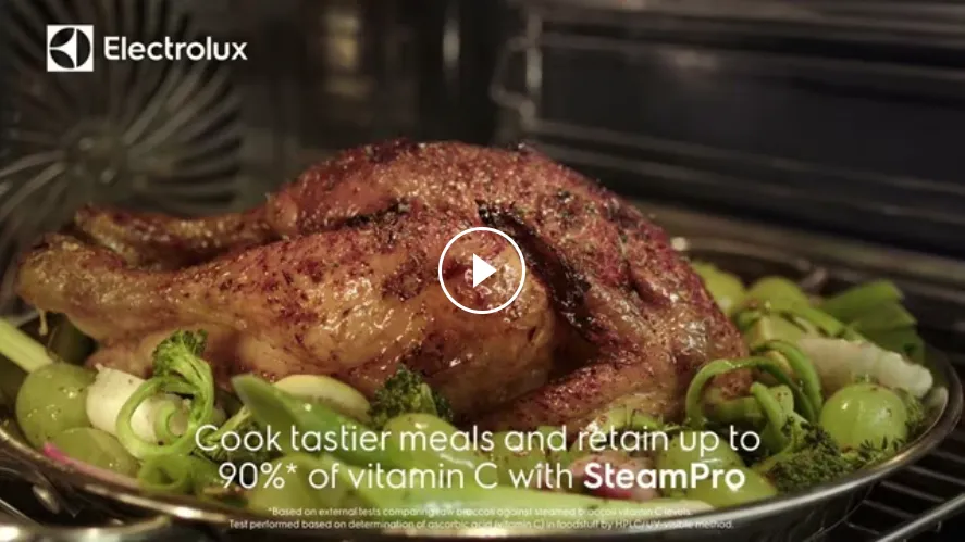 תנור אידוי 60 ס"מ CookSmart Touch® SteamPro AIRFRY WiFi שחור מלא תוצרת Electrolux דגם EOS8732H