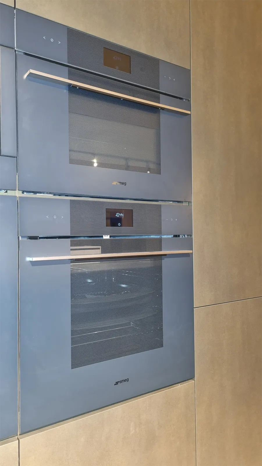 SMEG תנור בנוי 60 ס"מ AirFry טכנולוגיית Galileo גימור אפור מוברש Neptune Grey סדרת LINEA תוצרת SMEG דגם SO6102TG — תמונה 17