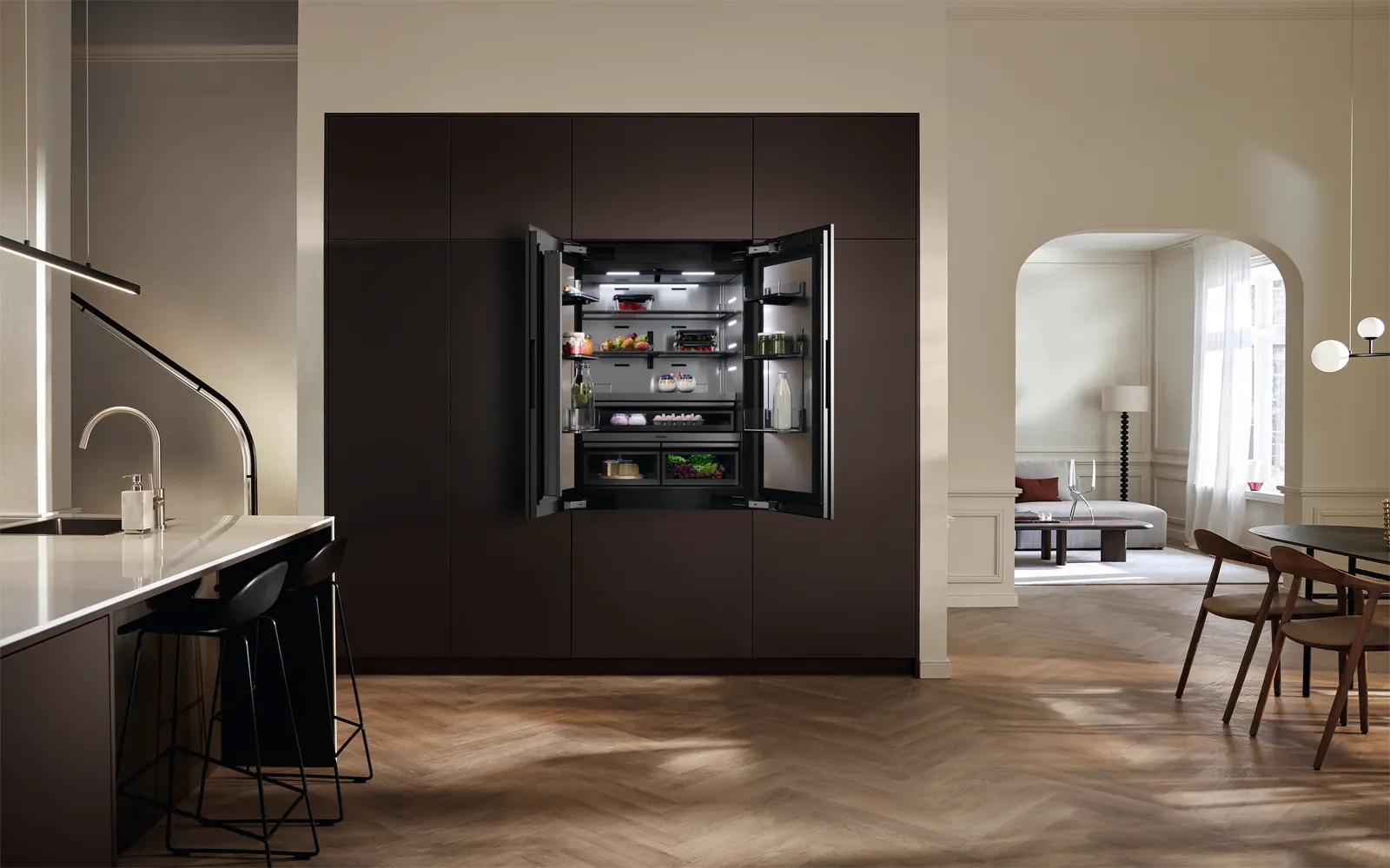 Miele מקרר אינטגרלי מקפיא תחתון 90 ס"מ IceMaker FrenchDoor דלת Push2open סדרת MasterCool תוצרת Miele דגם KFMC 3844 FD — תמונה 3