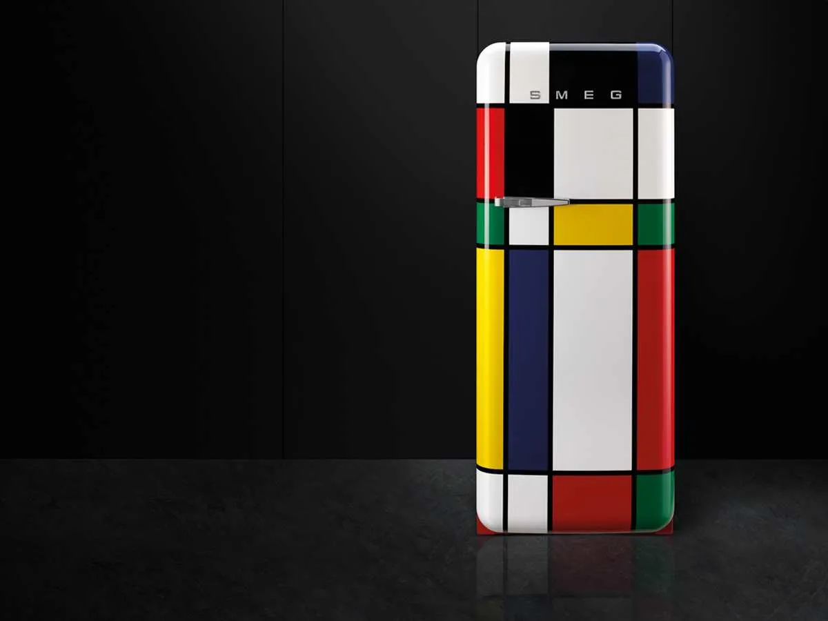 SMEG מקרר משולב מקפיא רטרו מסדרת 50'Retro Style תוצרת SMEG דגם FAB28RDMC — תמונה 4