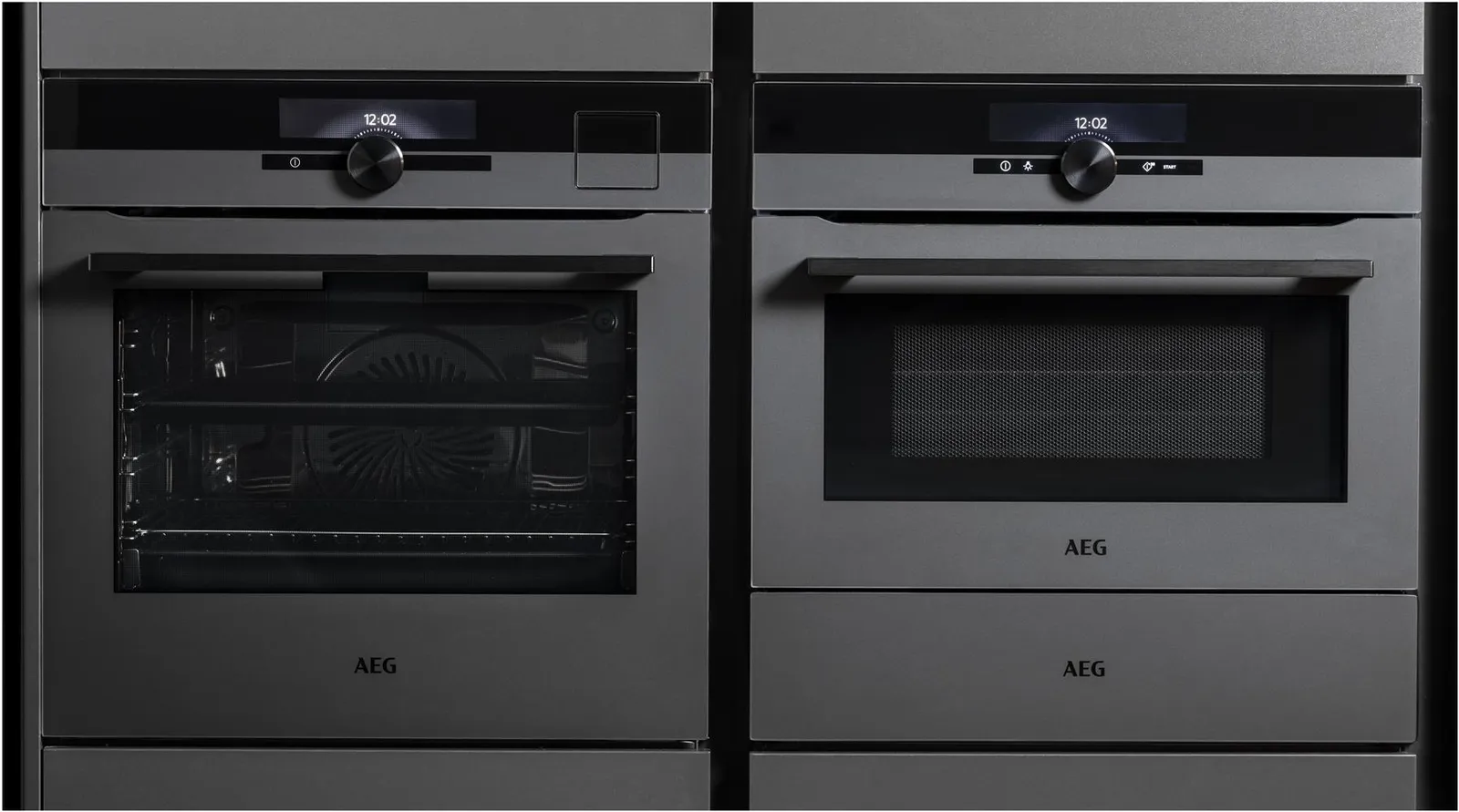 AEG תנור בנוי משולב מיקרוגל וגריל 45 ס"מ Surroundcook סדרת MATTE BLACK תוצרת AEG דגם KMK96708PT תצוגה — תמונה 19