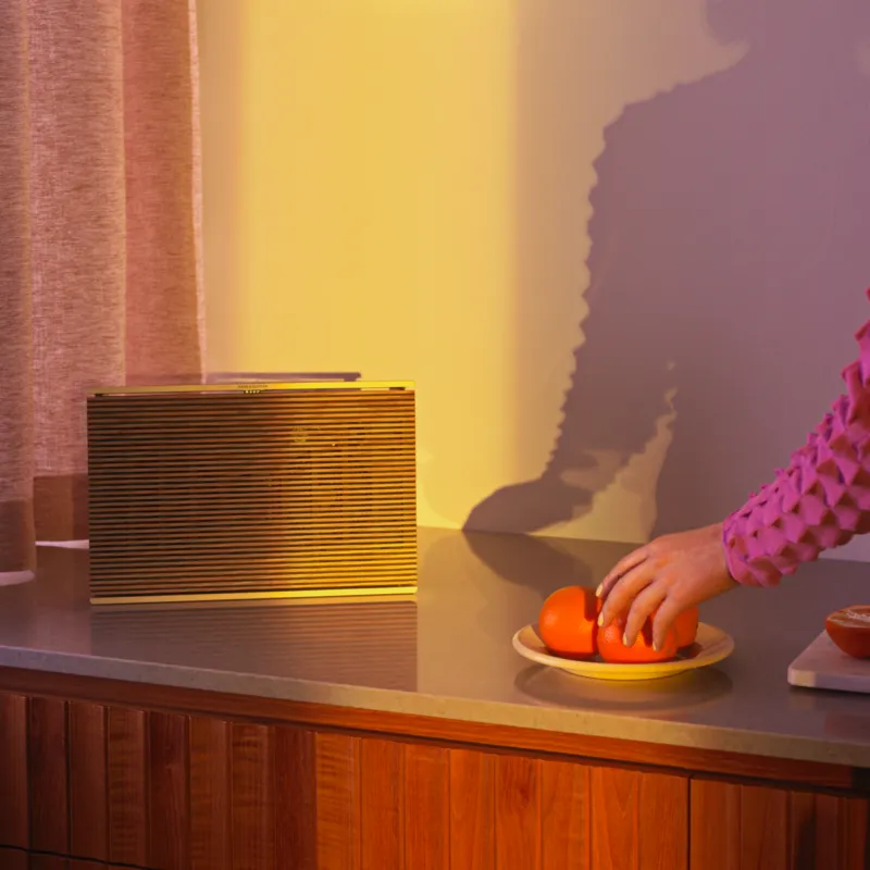 רמקול Wi-Fi ביתי חכם ונייד תוצרת B&O דגם Beosound Level