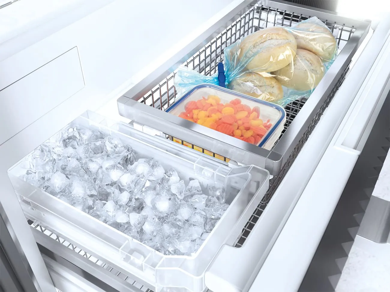 מקרר אינטגרלי מקפיא תחתון 90 ס"מ IceMaker FrenchDoor דלת Push2open סדרת MasterCool תוצרת Miele דגם KF 2982 Vi