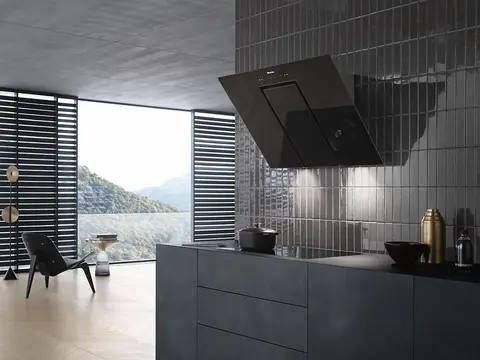Miele קולט אדים צמוד קיר ורטיקלי 90 ס"מ זכוכית שחורה תוצרת Miele דגם DA 6498 W Pure Black