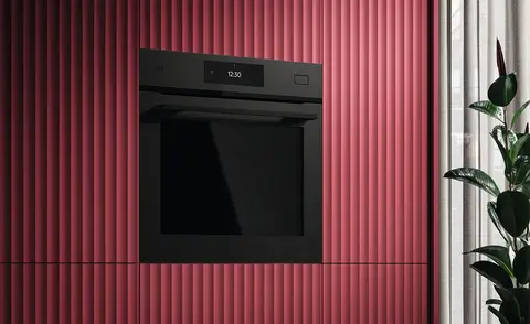 AEG