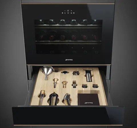 SMEG מגירת אביזריי יינות 15 ס"מ תוצרת SMEG סדרת Dolce Stil Novo מסגרת מוזהבת תוצרת SMEG דגם CPS115N 