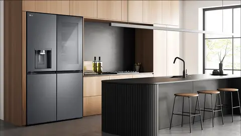 LG מקרר 4 דלתות 90 ס"מ 638 ליטר דלת InstaView בר מים וקרח גימור פלדה שחורה מבית LG דגם GR-730BINS