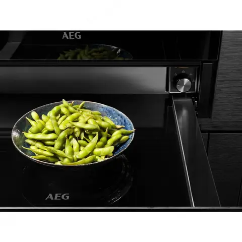 AEG
