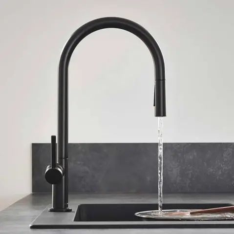 HANSGROHE ברז מטבח נשלף בגימור שחור מט מבית HANSGROHE גרמניה דגם 72800670 מסדרת TALIS 