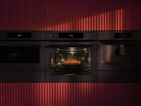 AEG