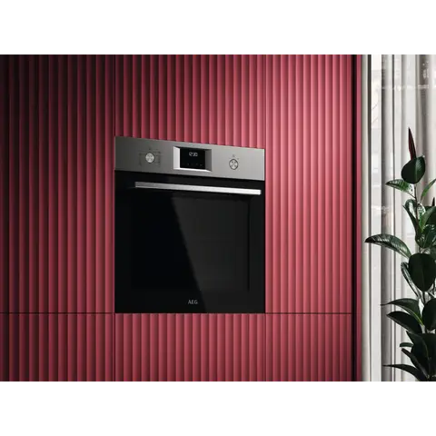 AEG