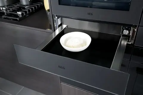 AEG
