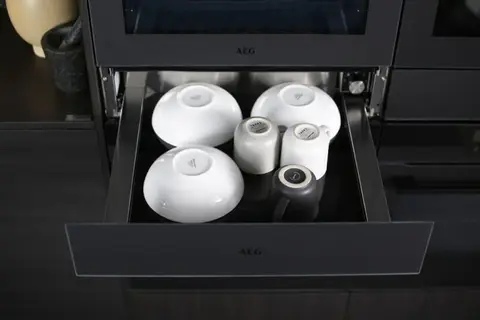 AEG