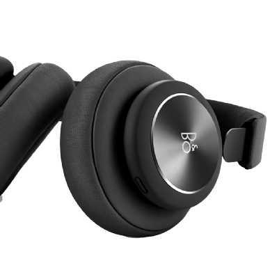 אוזניות אלחוטיות צבע שחור בתצורת Over Ear מבית Bang & Olufsen דגם Beoplay H4 2nd Gen Matte Black
